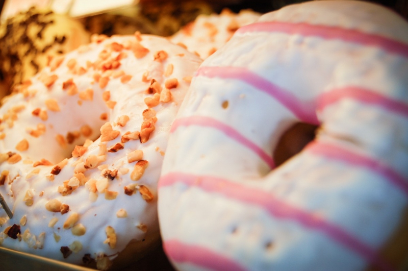 patisserie-ST CYR SUR MER-min_donuts_sweets_pastries_pastry_shop_cake_cakes_bakery_eating-987656